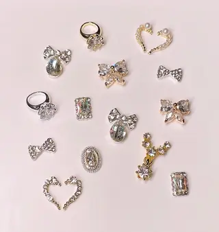 ネイル VIERU 🌈🎀💖のネイルデザイン