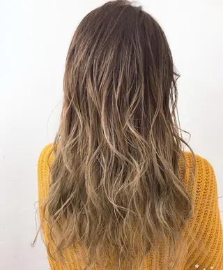 ロング カラー 小山 明菜のヘアスタイル