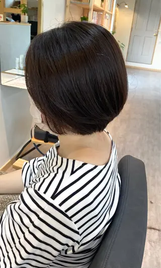 ショート 内野 友貴のヘアスタイル