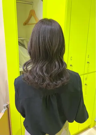ミディアム 🟣niw SHUNNA🟣のヘアスタイル