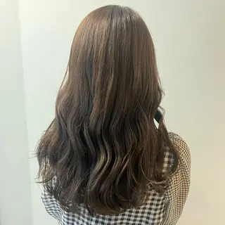セミロング カラー natsumi / N°ariaのヘアスタイル
