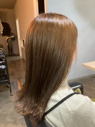 ミディアム カラー 三上 琳のヘアスタイル