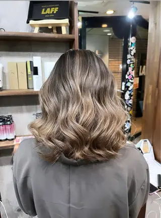ミディアム カラー LAFF きよののヘアスタイル