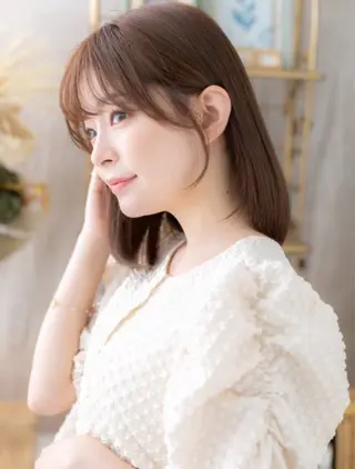 ミディアム 松山 彩香のヘアスタイル