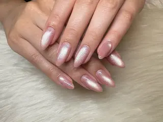 ミディアム Tiny Bliss 🐈‍⬛のネイルデザイン