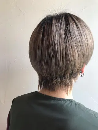 ショート カラー 山下 千明のヘアスタイル