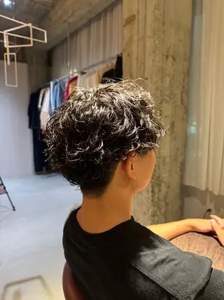 ショート パーマ 森田 鴻之介のヘアスタイル