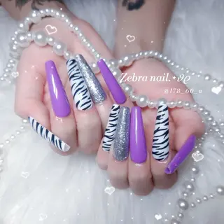 ネイル HAPPINAS🎀  れん🖤痛ネイルのネイルデザイン