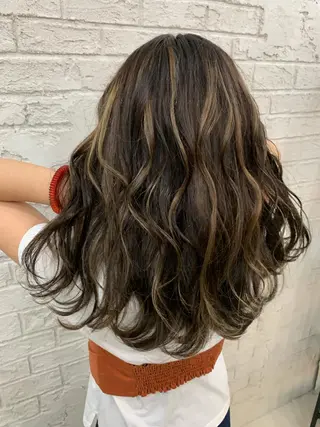 セミロング 🇺🇸ハイライト特 化美容師🇺🇸漆沢のヘアスタイル