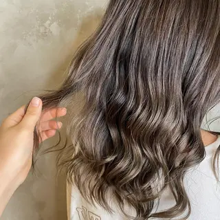 セミロング レイヤー特化🪽 yuka【高円寺】のヘアスタイル