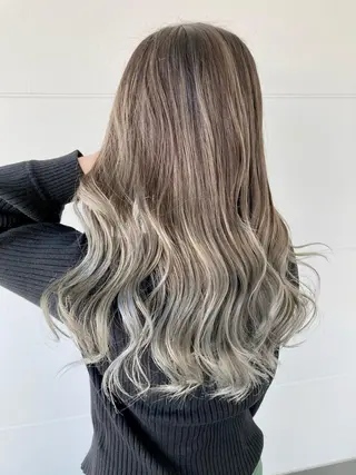 ロング タカツド ユウキのヘアスタイル