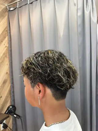 ショート カラー メンズ 鈴木 悠人のヘアスタイル