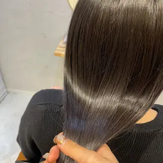 ロング 外山 実咲のヘアスタイル