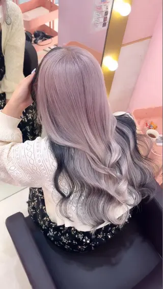 ロング カラー 2次元カラー/ ブリーチMANATOのヘアスタイル