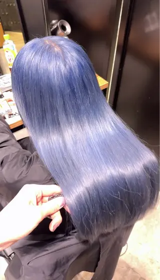 カラー 黒染め落とし ムラ修正　ハイトーンのヘアスタイル