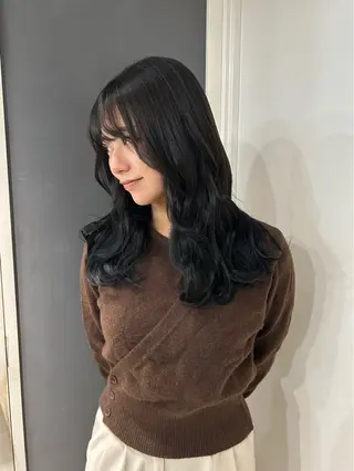 セミロング えり 堀江/ボブ /レイヤー/艶髪のヘアスタイル