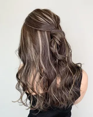 カラー LINOET名古屋 ブリーチ/ハイトーンのヘアスタイル