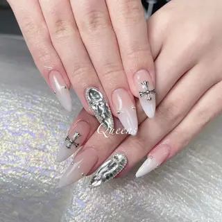 ネイル Queens テイのネイルデザイン