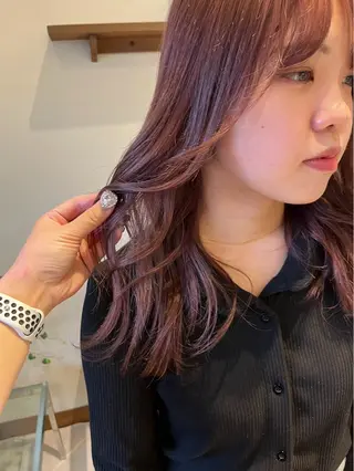 セミロング 🦋ブリーチなしダブ ルカラー🌈MEGUのヘアスタイル