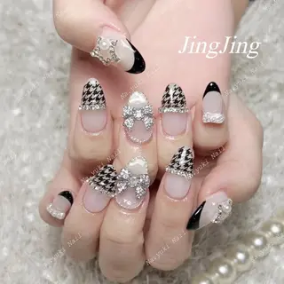 ネイル 🦋 Queenieのネイルデザイン