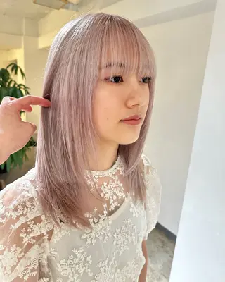 ミディアム カラー ✨艶ブリーチカラー ✨四ノ宮裕己のヘアスタイル
