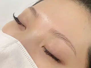アイブロウ Écrinna所属・Écrinna eyelashのマツエク・マツパデザイン