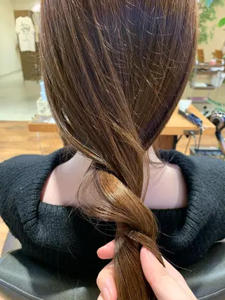 セミロング カラー 齋藤 みさきのヘアスタイル