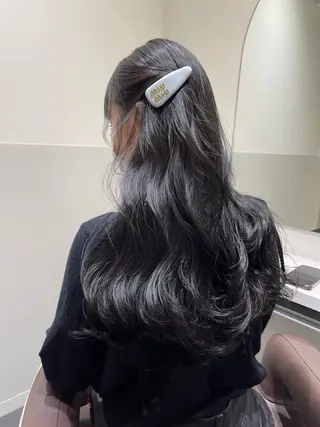 ロング カラー 〻ツヤハイトーン🩰 🤍HARUCAのヘアスタイル