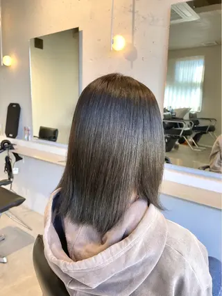 ミディアム カラー tim hinaのヘアスタイル