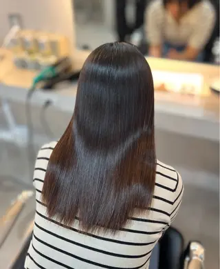 セミロング オガワ アヤナのヘアスタイル