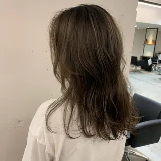 ロング カラー 天野 瑠真のヘアスタイル