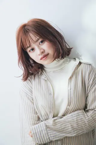 ミディアム 🎨インナーカラー が得意👍新垣⚜️のヘアスタイル