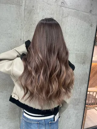 ロング 🫧ハイライトカラー 🫧 𝓜𝓘𝓤のヘアスタイル