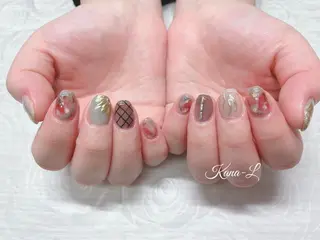 カラー ネイル 芦辺 香奈のネイルデザイン