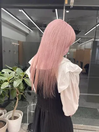 ロング カラー カット・ブリーチ TAIGAのヘアスタイル