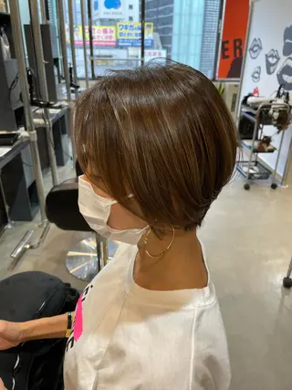 ショート カラー 小川 舜人のヘアスタイル