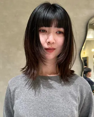 ミディアム カラー ワンカールで盛れる レイヤー🎀Macoのヘアスタイル
