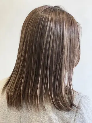 セミロング [髪質改善カラー] 佐藤唯花🦋のヘアスタイル