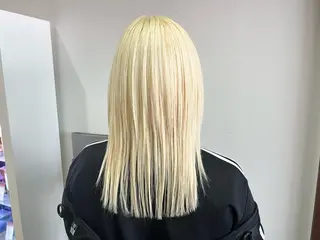 セミロング カラー 蓮見  友里のヘアスタイル
