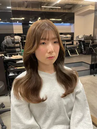 ロング 伊藤 莉奈　韓国ヘアのヘアスタイル