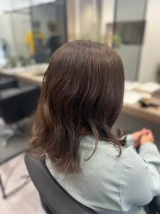 カラー はる 「モデル募集中」のヘアスタイル