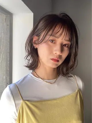 ミディアム Nina by Babyloneのヘアスタイル
