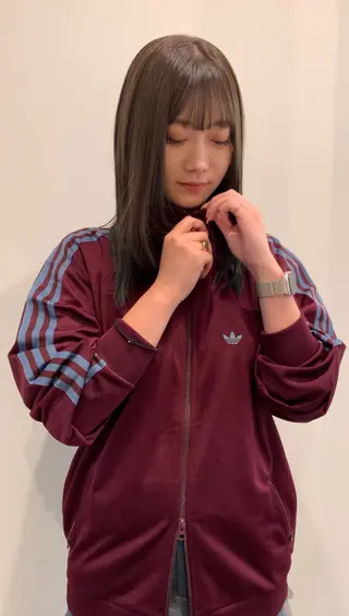 セミロング カラー 落合希 Olivebeigeのヘアスタイル