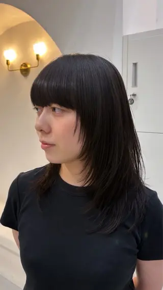 セミロング 彦坂 柚羽のヘアスタイル
