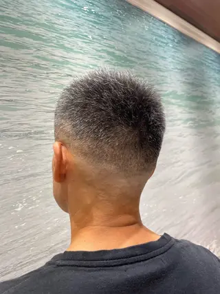 ショート 安彦 健太郎のヘアスタイル