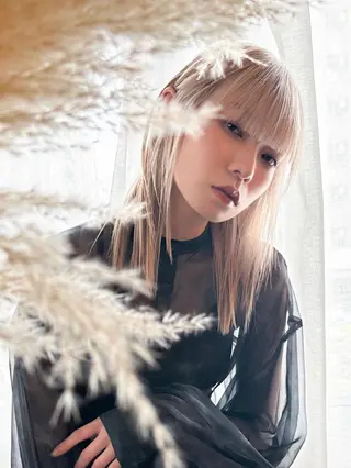 セミロング カラー ヘアアレンジ 美髪矯正・レイヤー 倉友哉のヘアスタイル