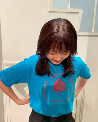 ミディアム カラー 向坂 亜美のヘアスタイル