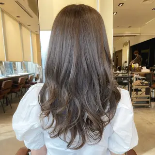 ロング AFLOAT TOKYOのヘアスタイル