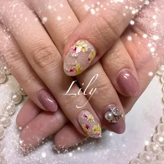 ネイル Lily*nail 🌻Mii🌻のネイルデザイン