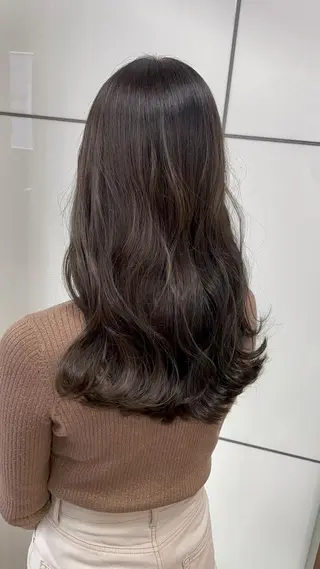 セミロング 髪質改善、縮毛矯正 酸性縮毛矯正のヘアスタイル